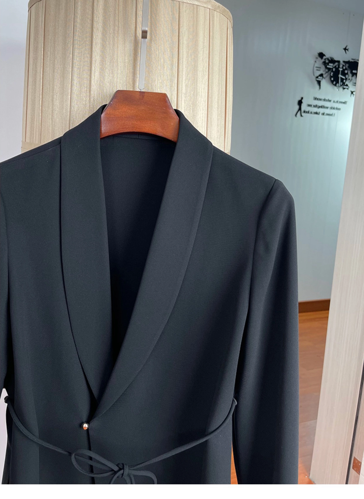 Elegant silk suit jacket produced in China