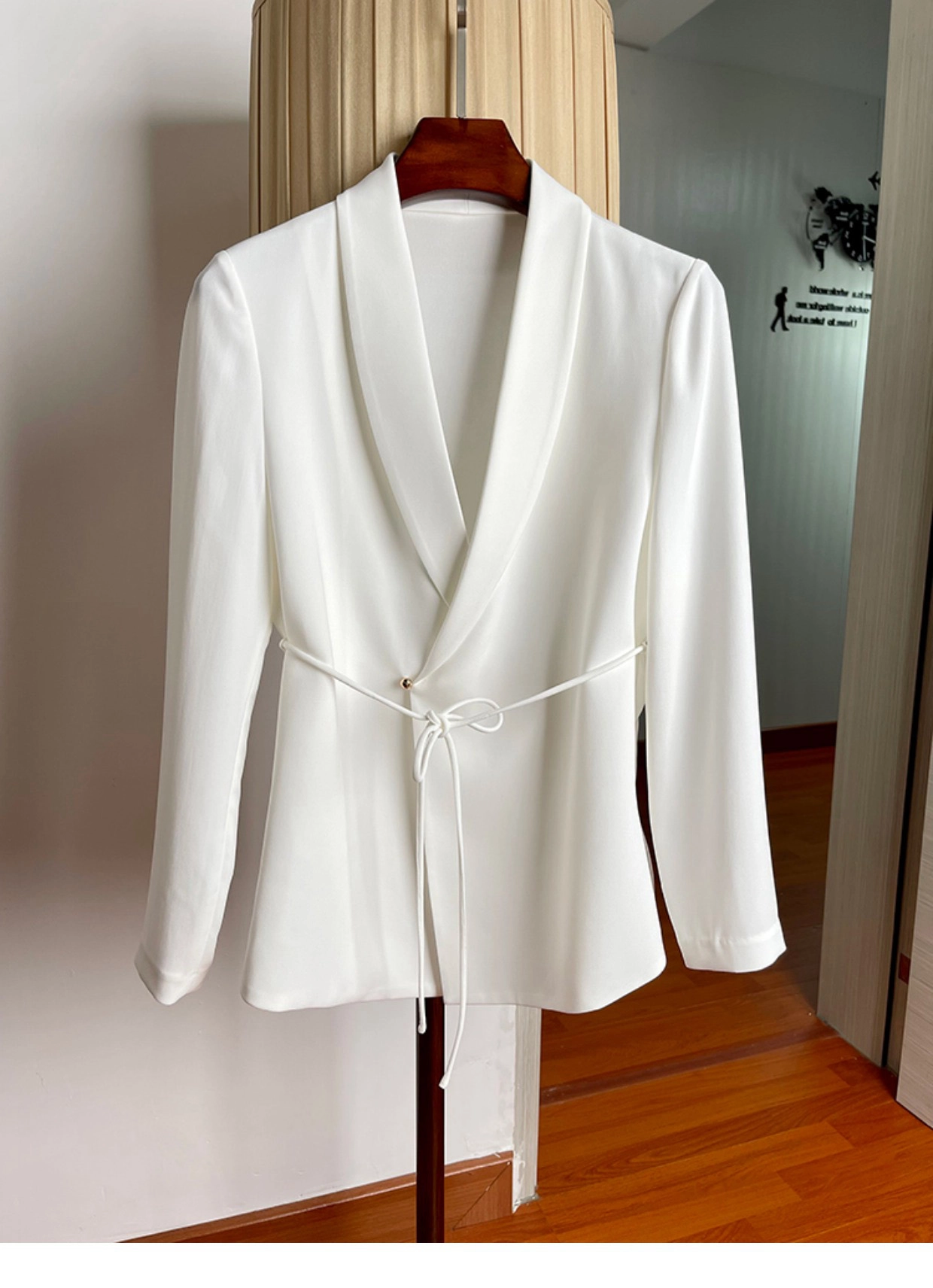 Women's silk jacket produced by manufacturers in China