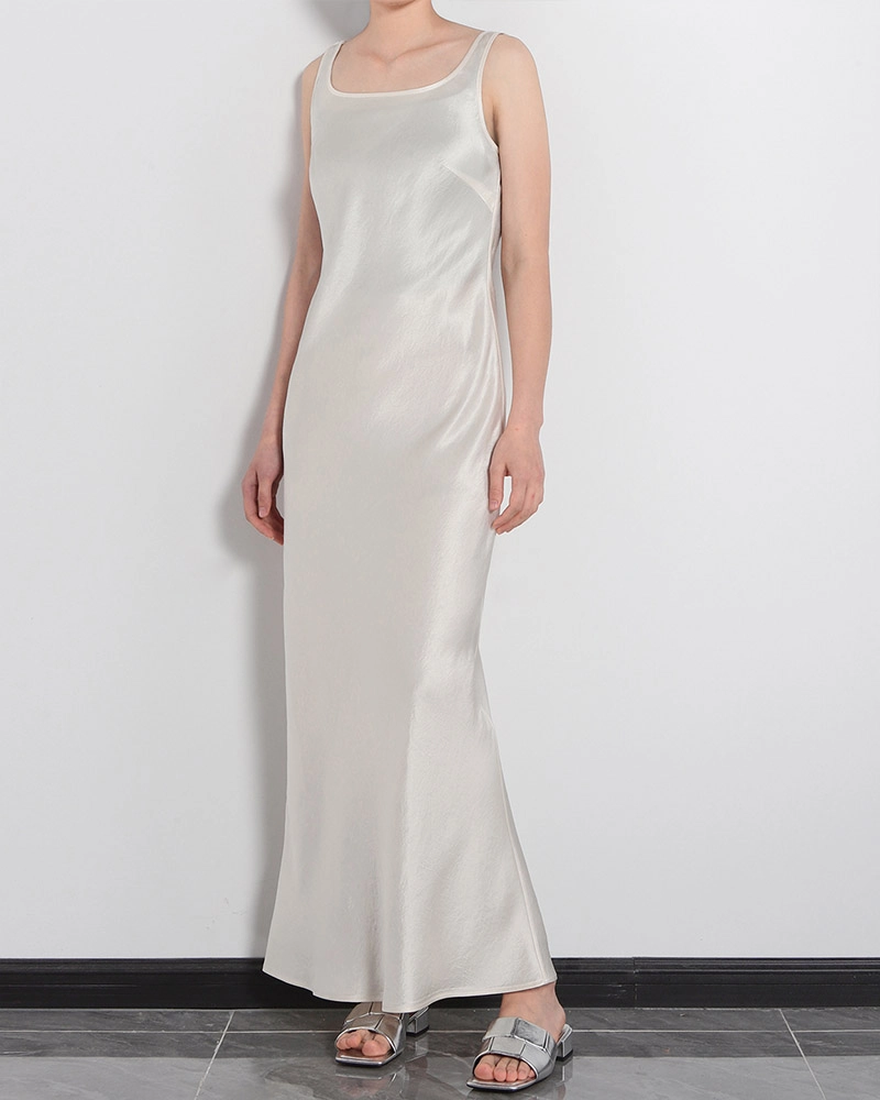 Acetate Long Dress from High End Clothing Manufacturers, Combining Luxury and Sustainability.
