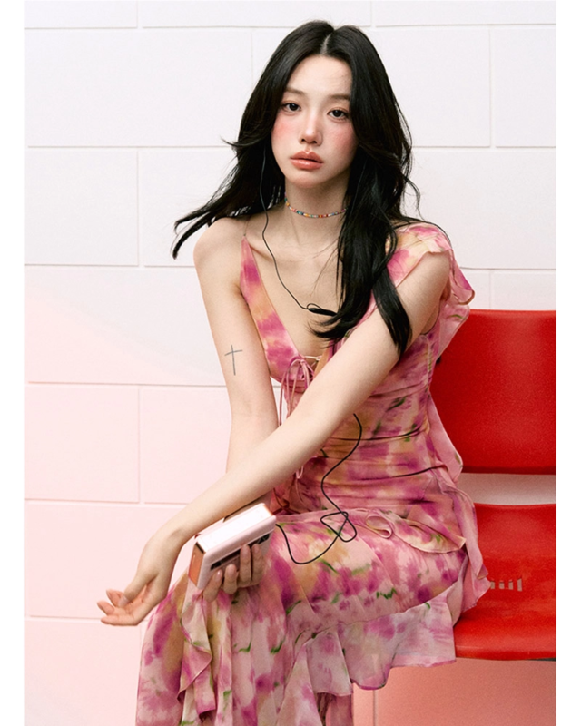 Lightweight French floral midi dress crafted by Chinese dress manufacturers
