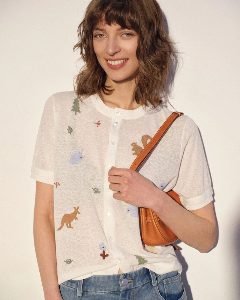 Customizable T-shirt knitted cardigan with 3D design technology