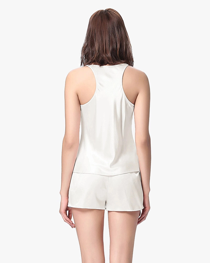 Custom silk pajama manufacturing with 3D design technology and low MOQ.