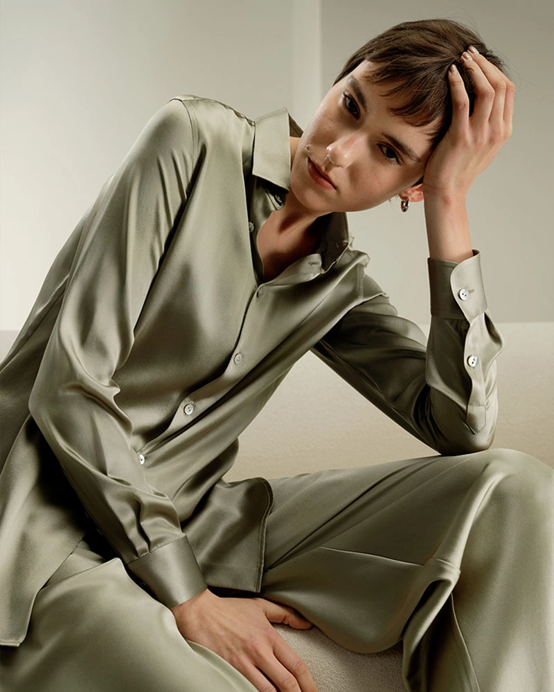 Leading women's shirt manufacturers with 30+ years of experience. Specializing in silk lapel shirts, offering fabric sourcing and design services.