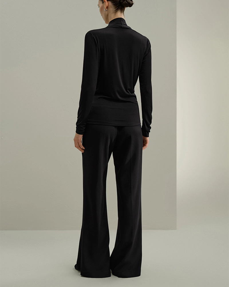 Chic Women's Silk Blend Top – For Effortless Style and Comfort"