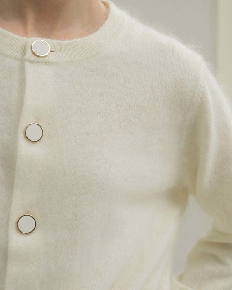 Elegant Cashmere Cardigan Sweater, the perfect addition to your women’s fashion wardrobe.